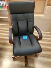 Офисное компьютерное кресло